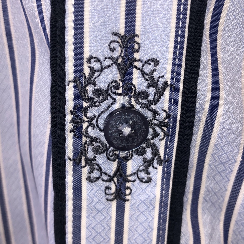 💥👕💥 7 Diamonds Long Sleeve button up - Embroidered Striped Stylish